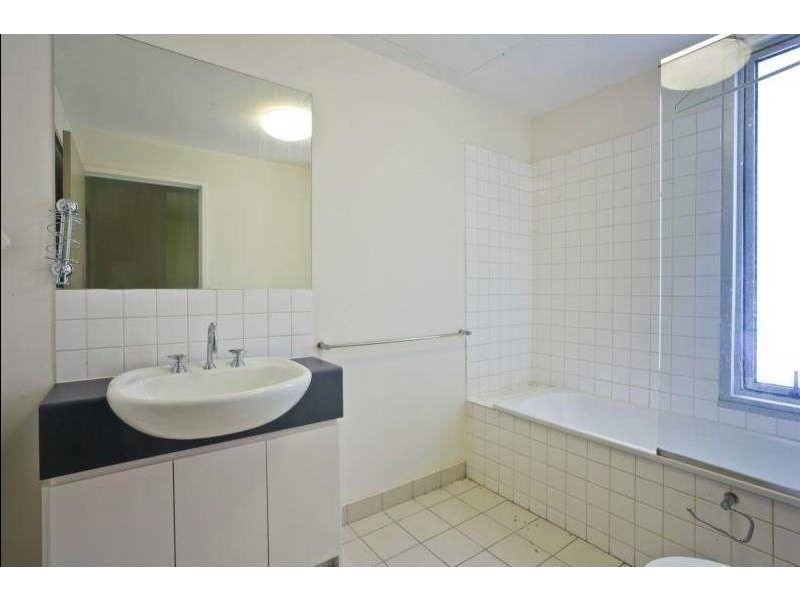 5/50 Rourke Lane, Kensington VIC 3031