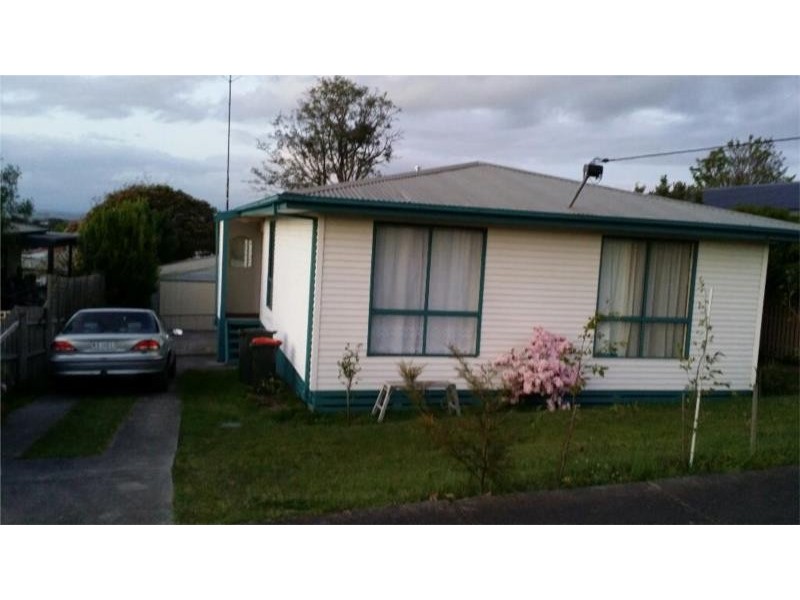 18 Elizabeth Street, Moe VIC 3825