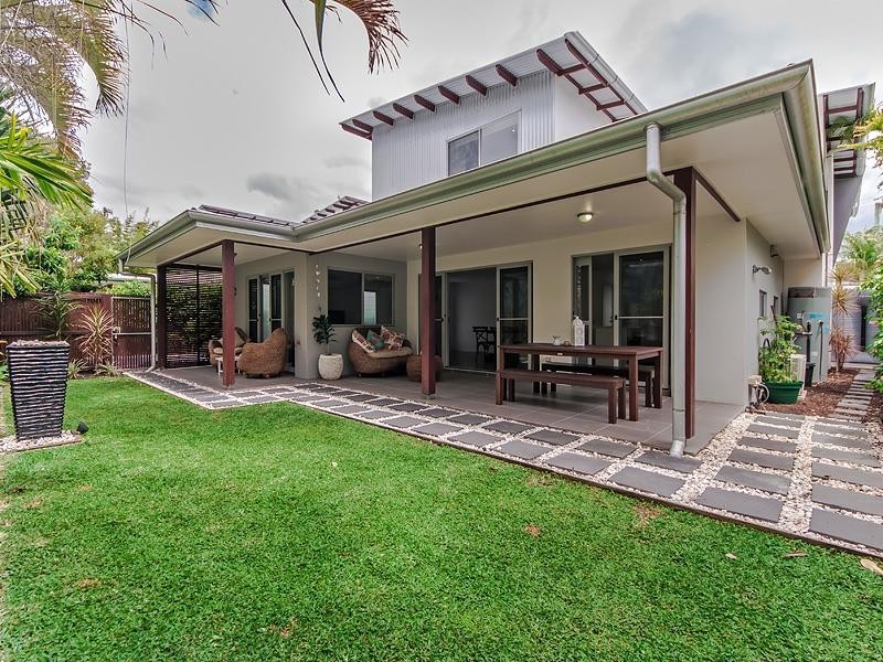 2/10 Sunrise Avenue, Coolum Beach QLD 4573