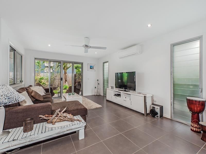 2/10 Sunrise Avenue, Coolum Beach QLD 4573