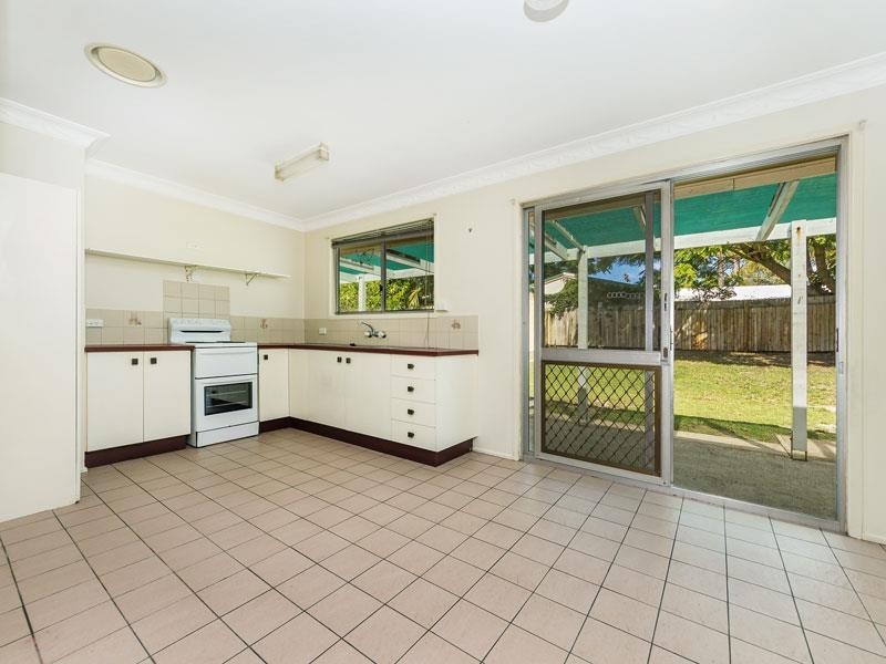 43 Moatah Drive, Beachmere QLD 4510