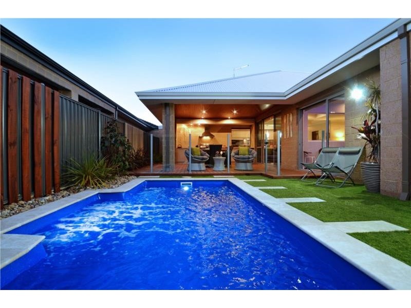 1  Annevoie Road, Landsdale WA 6065