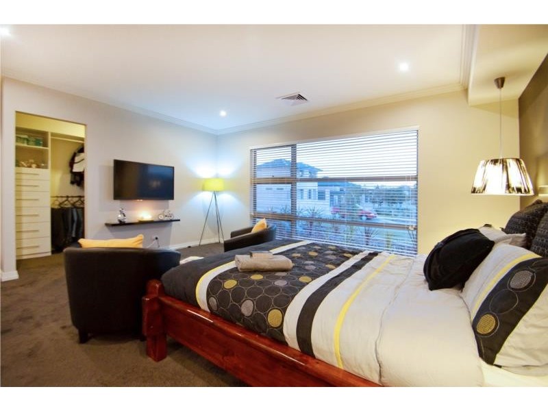 1  Annevoie Road, Landsdale WA 6065