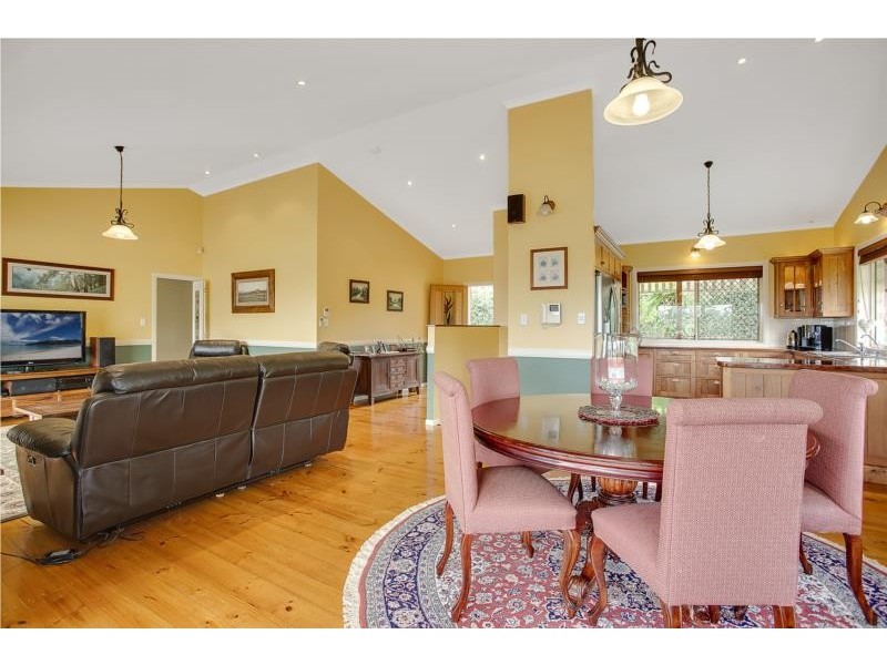 22-24 St Bernard Street, Tamborine Mountain QLD 4272
