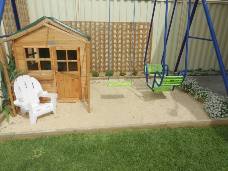 8a Esther Binks Avenue, Greenacres SA 5086