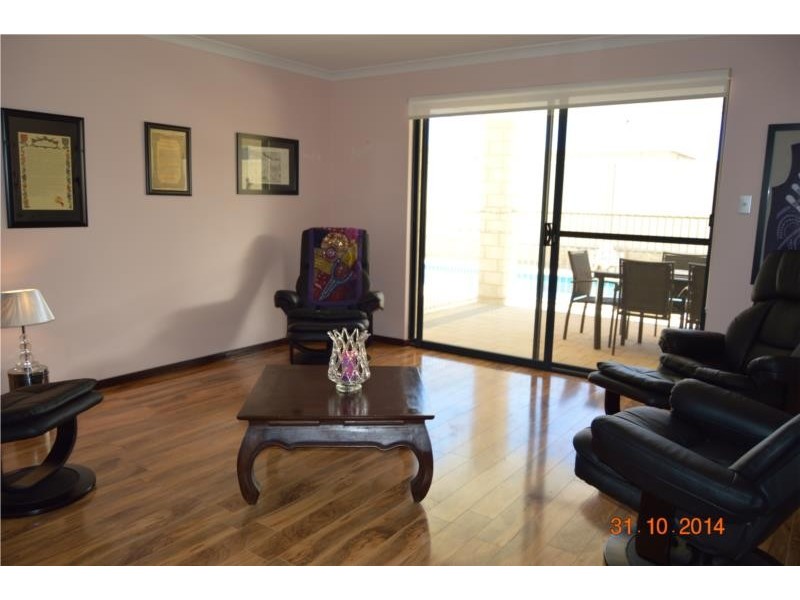 9 Arpenteur Turn, Madora Bay WA 6210