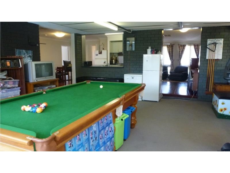 4 Robinson Road, Eden Hill WA 6054