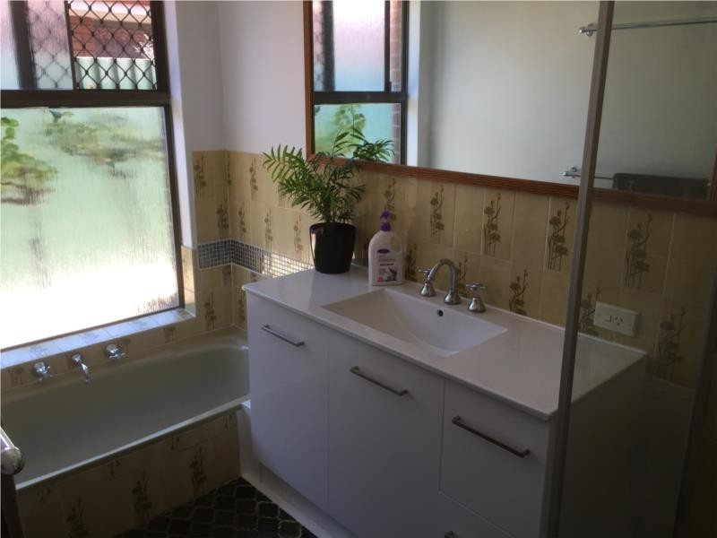 4 Robinson Road, Eden Hill WA 6054