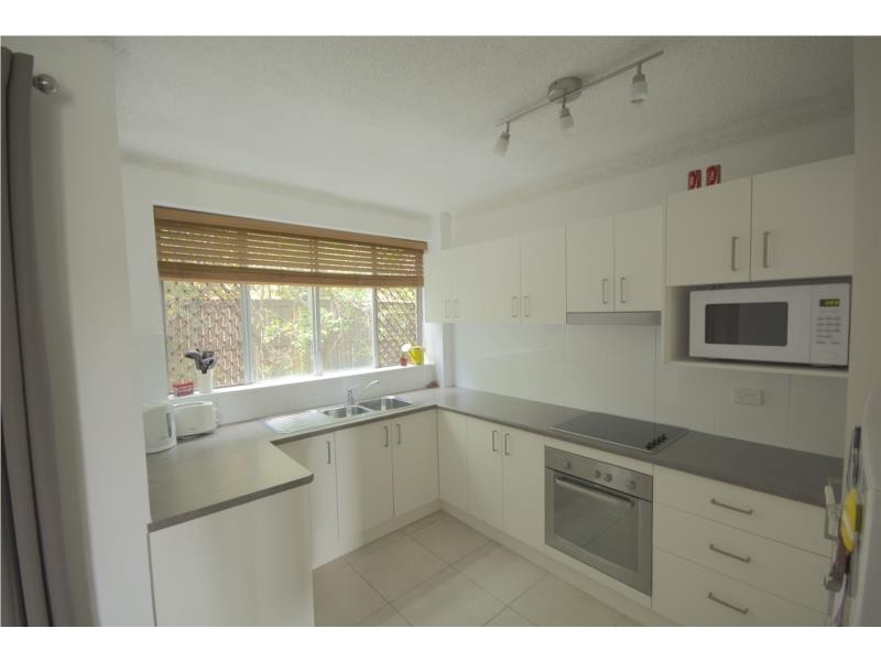 2/32 Agnes Street, Morningside QLD 4170
