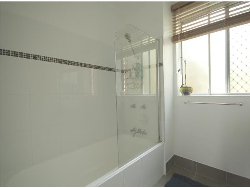 2/32 Agnes Street, Morningside QLD 4170