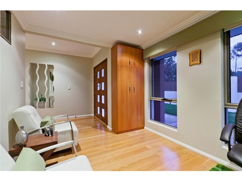 53 Buckingham Road, Swan View WA 6056