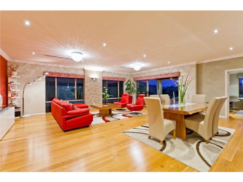 53 Buckingham Road, Swan View WA 6056