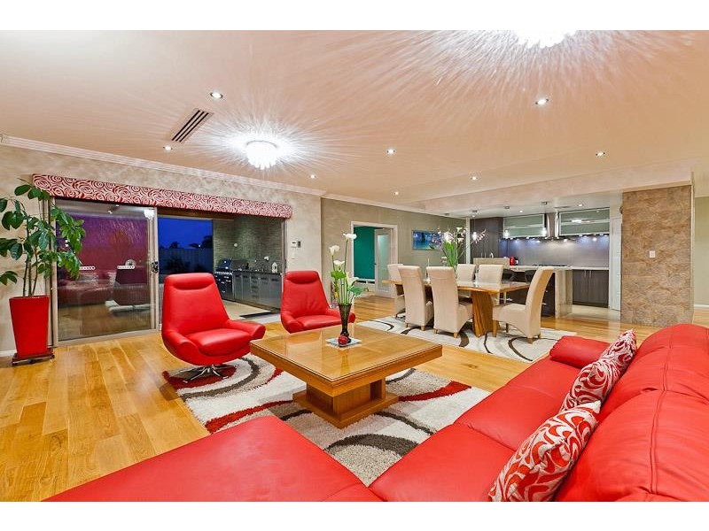 53 Buckingham Road, Swan View WA 6056