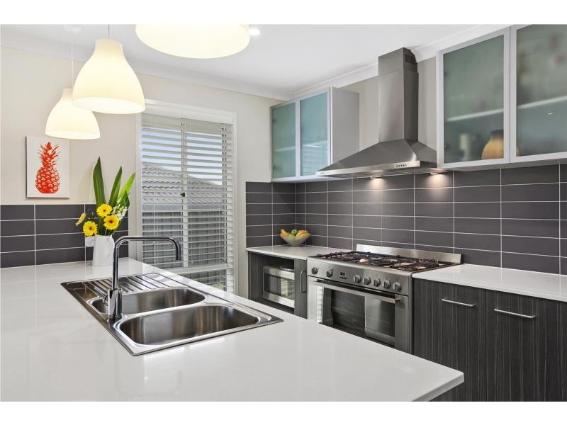 18 Discovery Drive, Fletcher NSW 2287