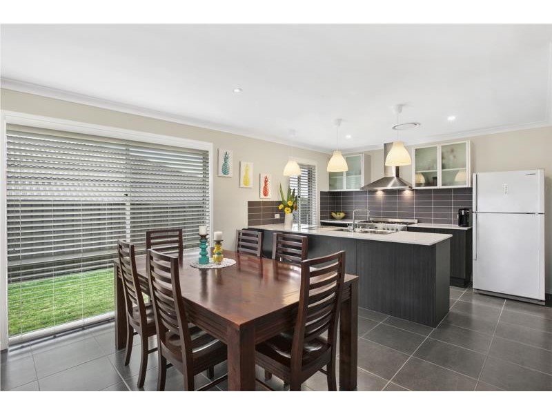 18 Discovery Drive, Fletcher NSW 2287