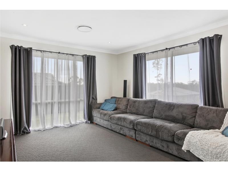 18 Discovery Drive, Fletcher NSW 2287