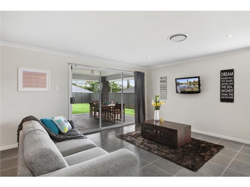 18 Discovery Drive, Fletcher NSW 2287