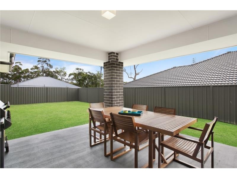 18 Discovery Drive, Fletcher NSW 2287