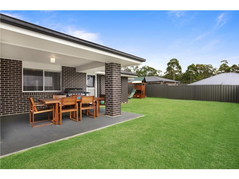 18 Discovery Drive, Fletcher NSW 2287