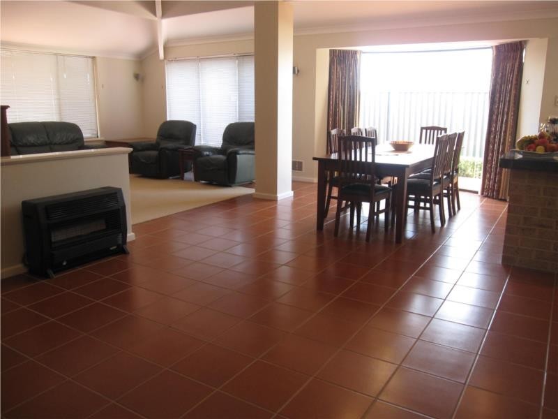 26 Strelitz View, Beeliar WA 6164