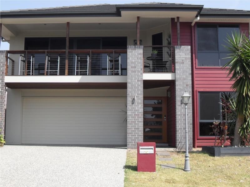 5 First Street, North Lakes QLD 4509