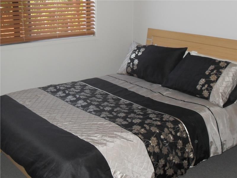 5 First Street, North Lakes QLD 4509