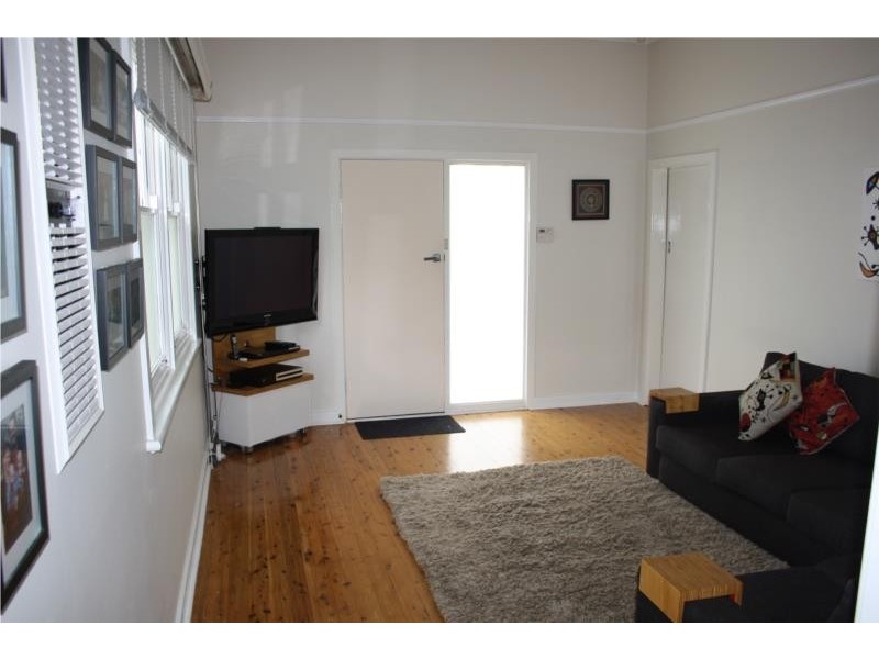 87 Sunderland Street, Mayfield NSW 2304