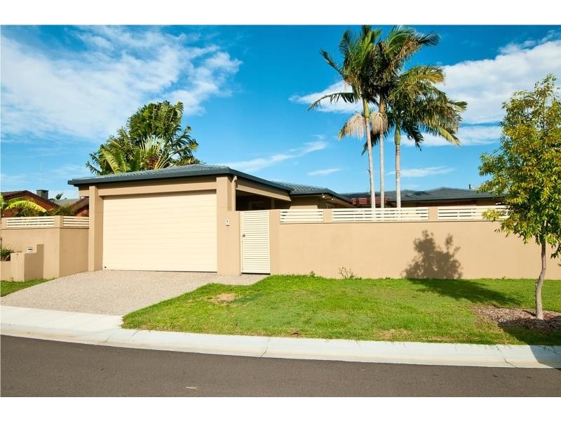 7 Caithness Court, Bundall QLD 4217