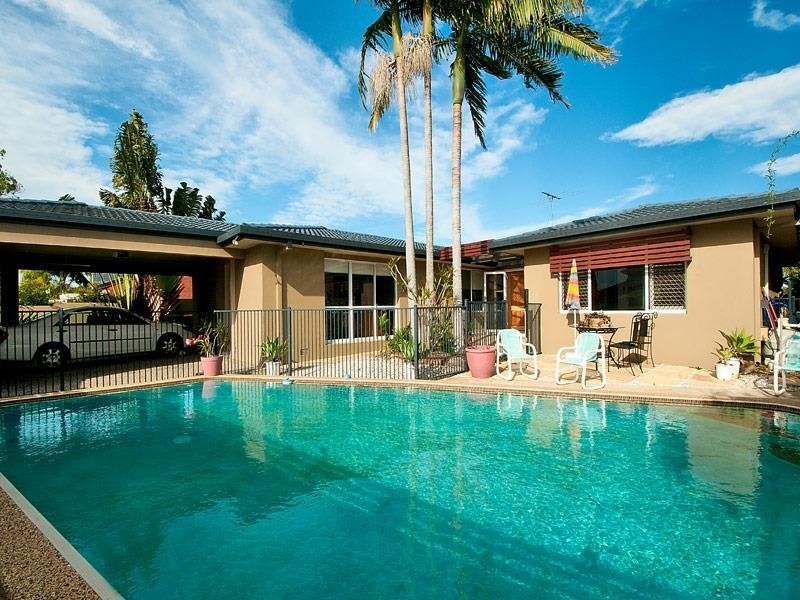 7 Caithness Court, Bundall QLD 4217