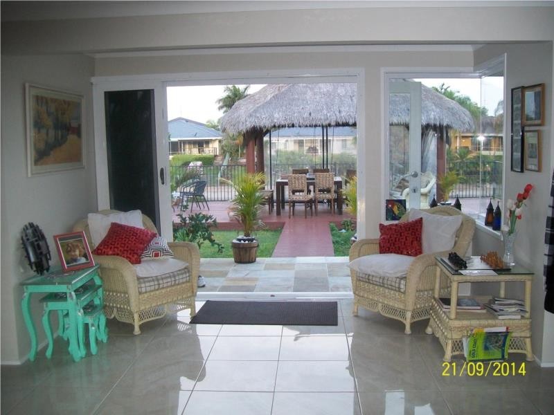 7 Caithness Court, Bundall QLD 4217