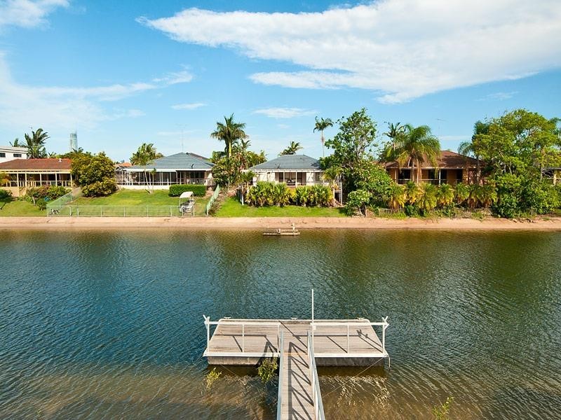7 Caithness Court, Bundall QLD 4217