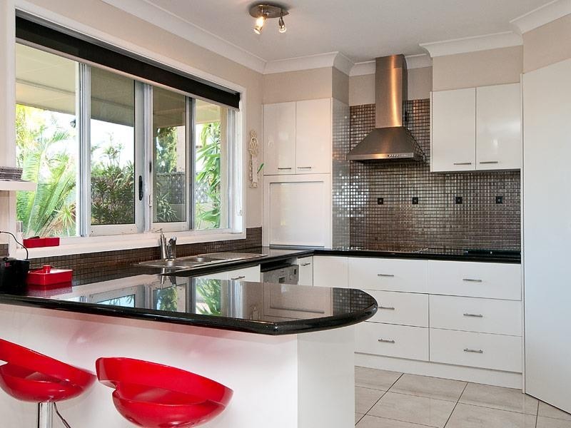 7 Caithness Court, Bundall QLD 4217