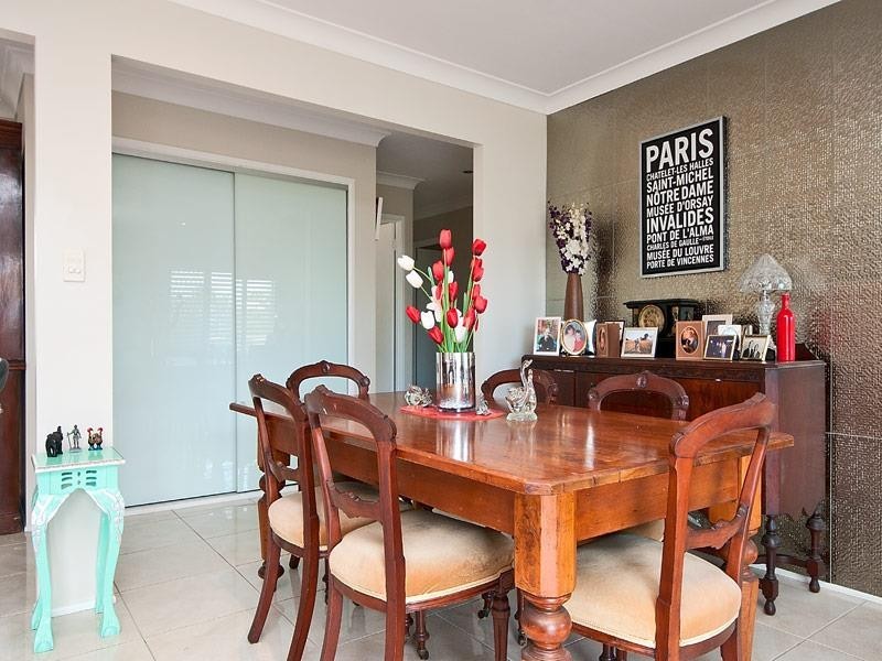 7 Caithness Court, Bundall QLD 4217