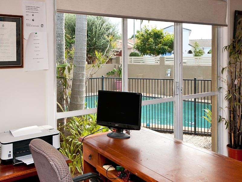 7 Caithness Court, Bundall QLD 4217