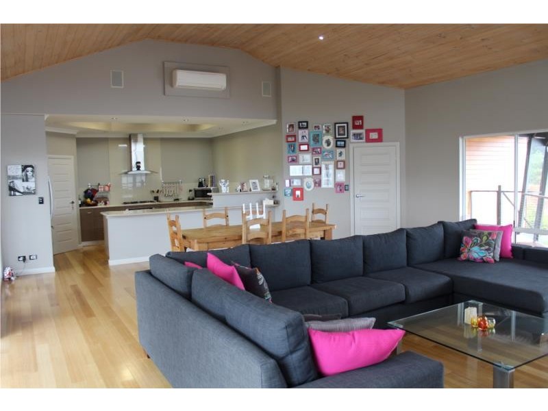 54 Garland Road, Roleystone WA 6111