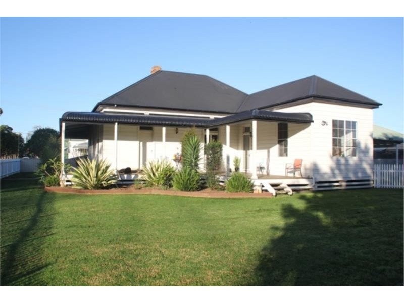 49 Bathurst street, Singleton NSW 2330