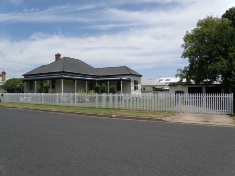 49 Bathurst street, Singleton NSW 2330