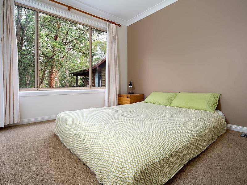 96 Davies Avenue, Springwood NSW 2777