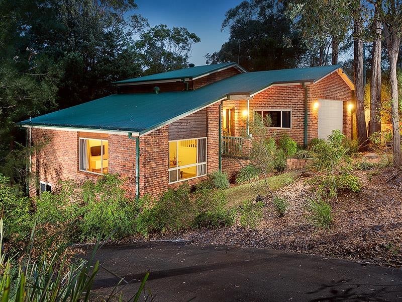 96 Davies Avenue, Springwood NSW 2777
