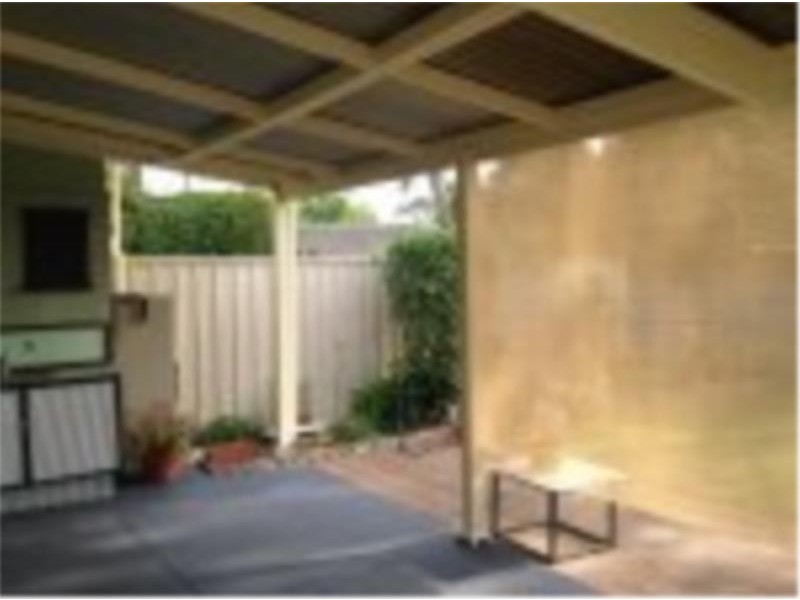 1/4 Almond Grove, Glandore SA 5037