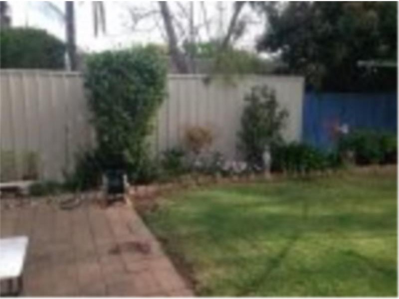 1/4 Almond Grove, Glandore SA 5037