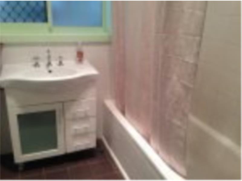 1/4 Almond Grove, Glandore SA 5037