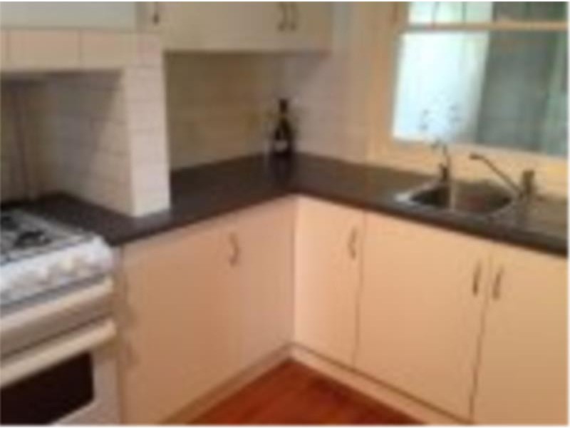 1/4 Almond Grove, Glandore SA 5037