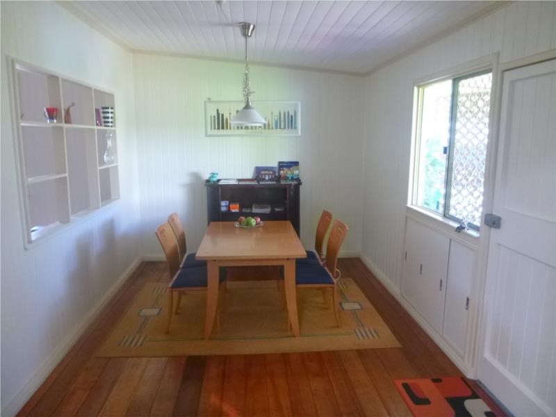 19 Dorinda Street, Greenslopes QLD 4120