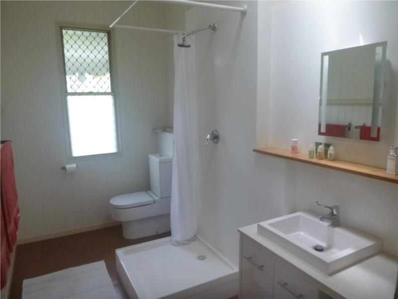 19 Dorinda Street, Greenslopes QLD 4120