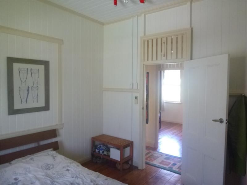 19 Dorinda Street, Greenslopes QLD 4120