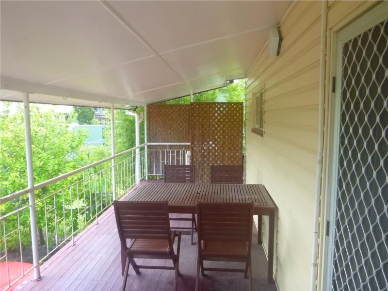 19 Dorinda Street, Greenslopes QLD 4120