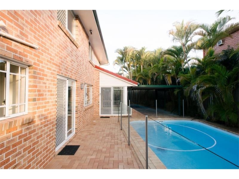 6 Toulon Street, Wishart QLD 4122