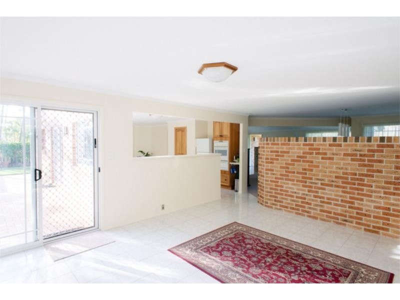 6 Toulon Street, Wishart QLD 4122