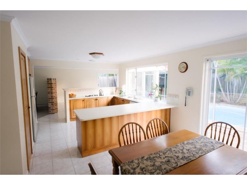 6 Toulon Street, Wishart QLD 4122